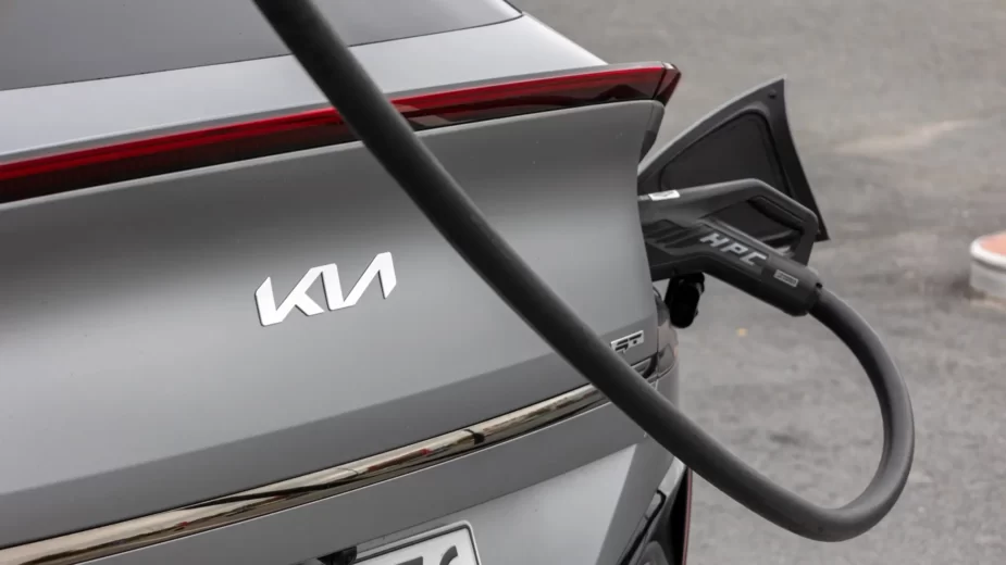 Kia acelera nos elétricos e prepara rival para Renault 5