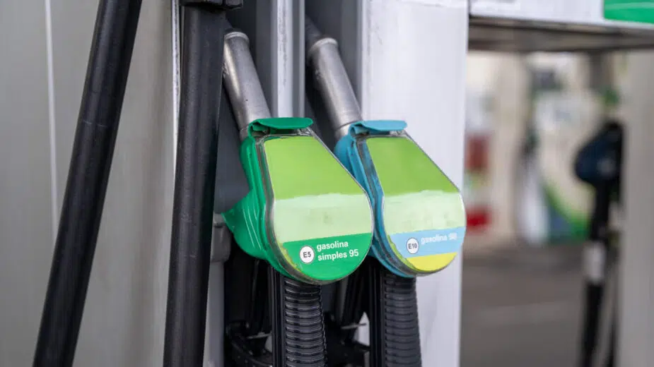 Abasteça para a semana. Gasóleo e gasolina vão baixar de preço
